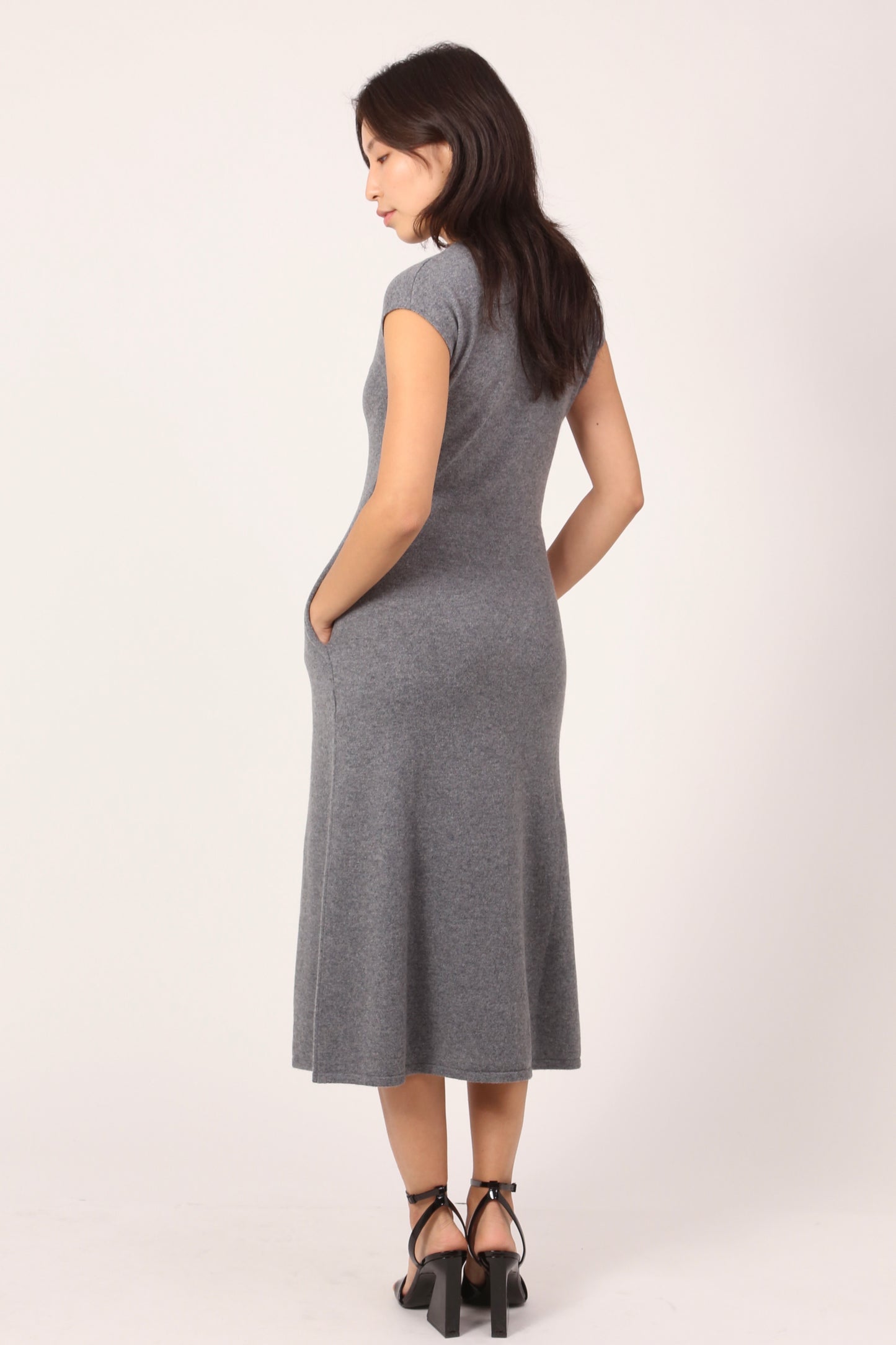 DRESS IN HEATHER GREY