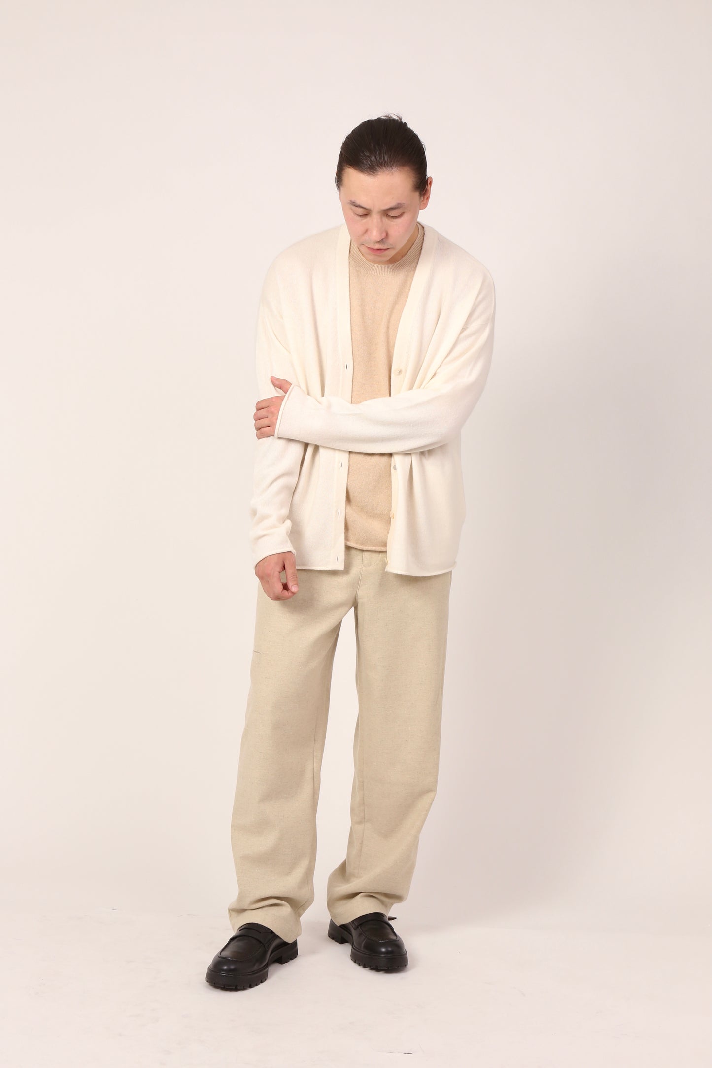V-NECK CARDI IN CREAM