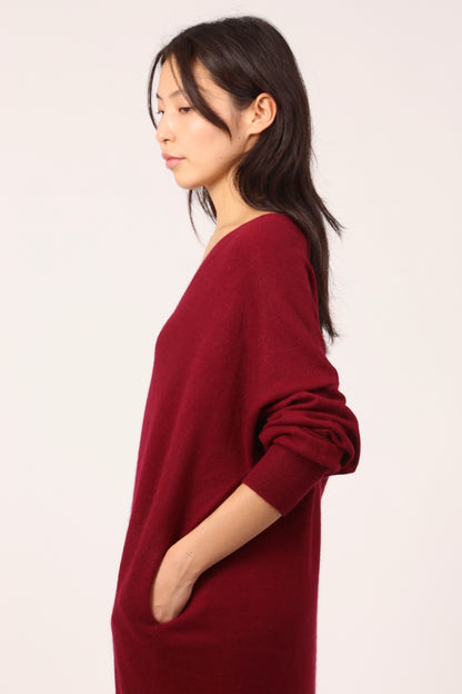 LONG V-NECK CARDI IN BURGUNDY