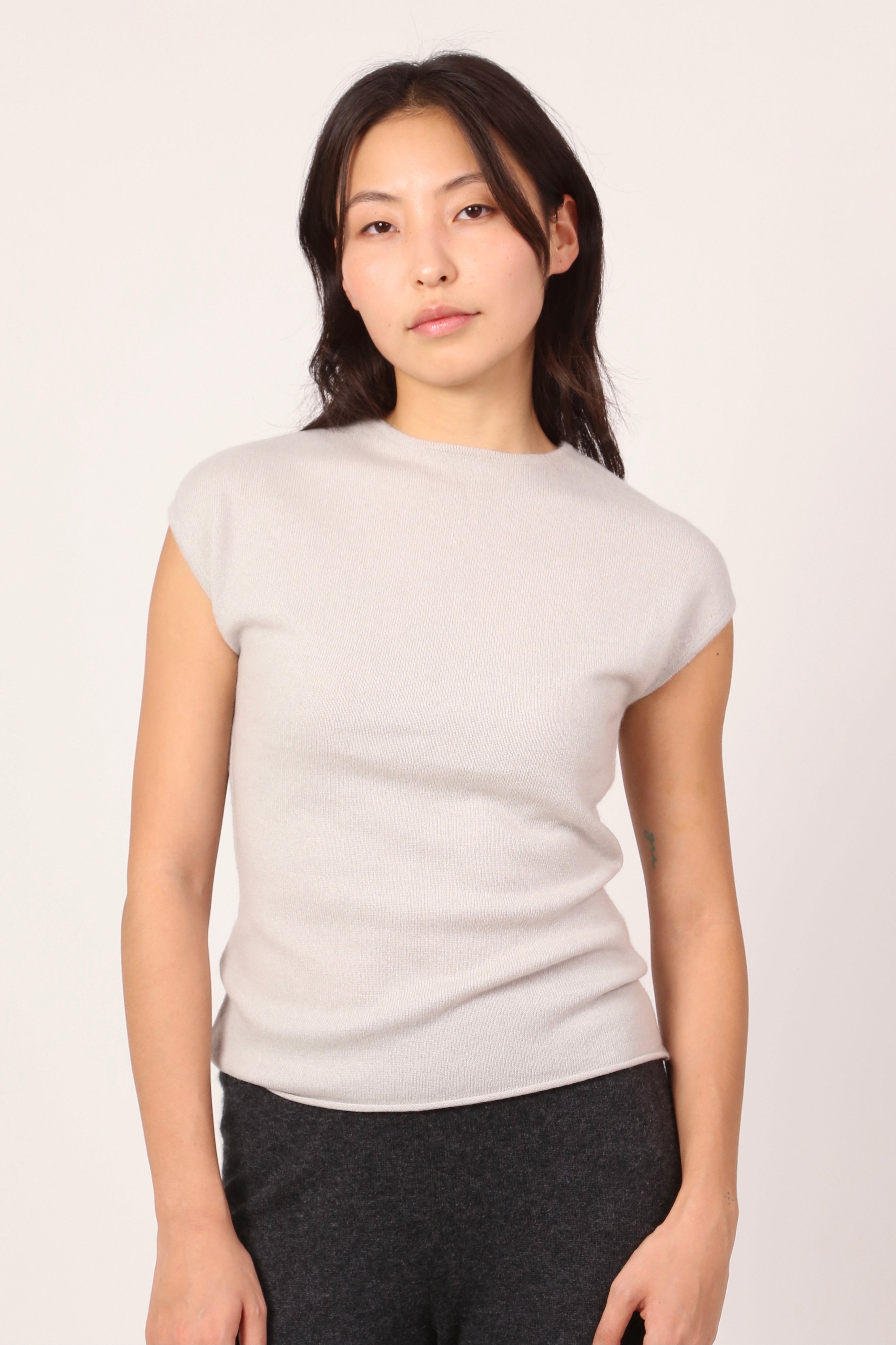 little tee in clay grey