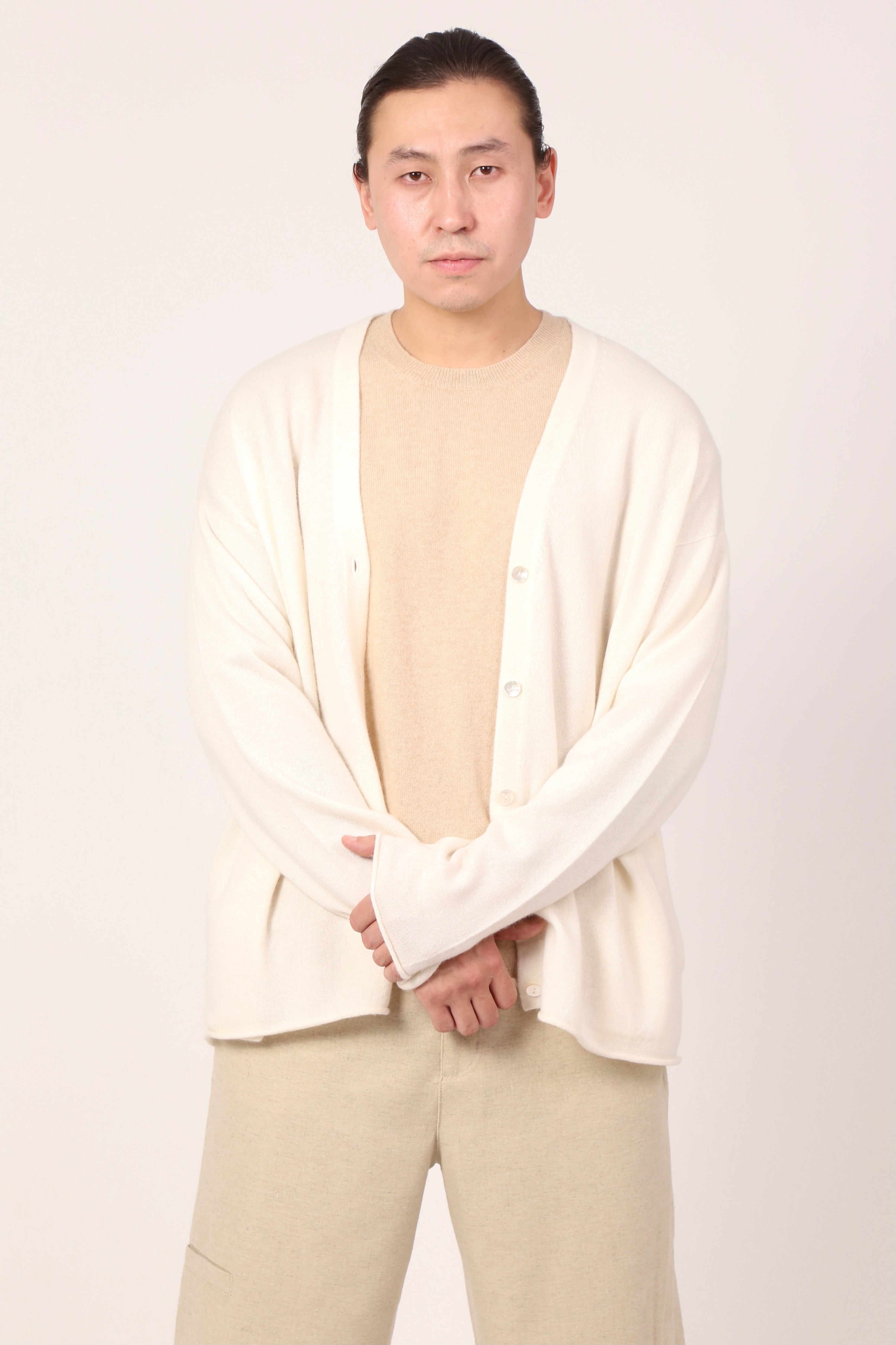 v-neck cardi in cream