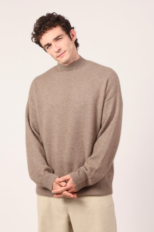 TURTLENECK JUMPER IN NATURAL BROWN