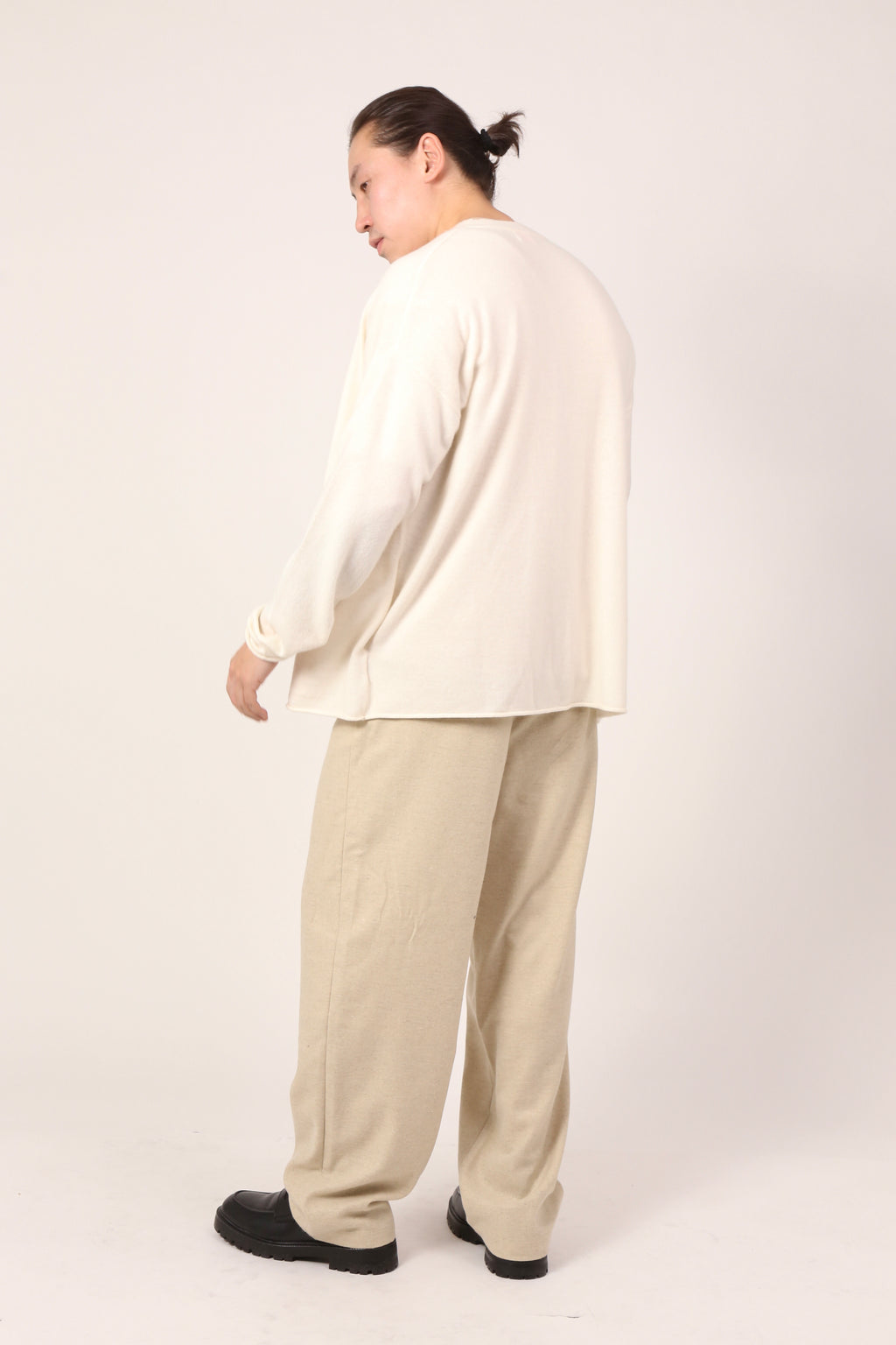 v-neck cardi in cream