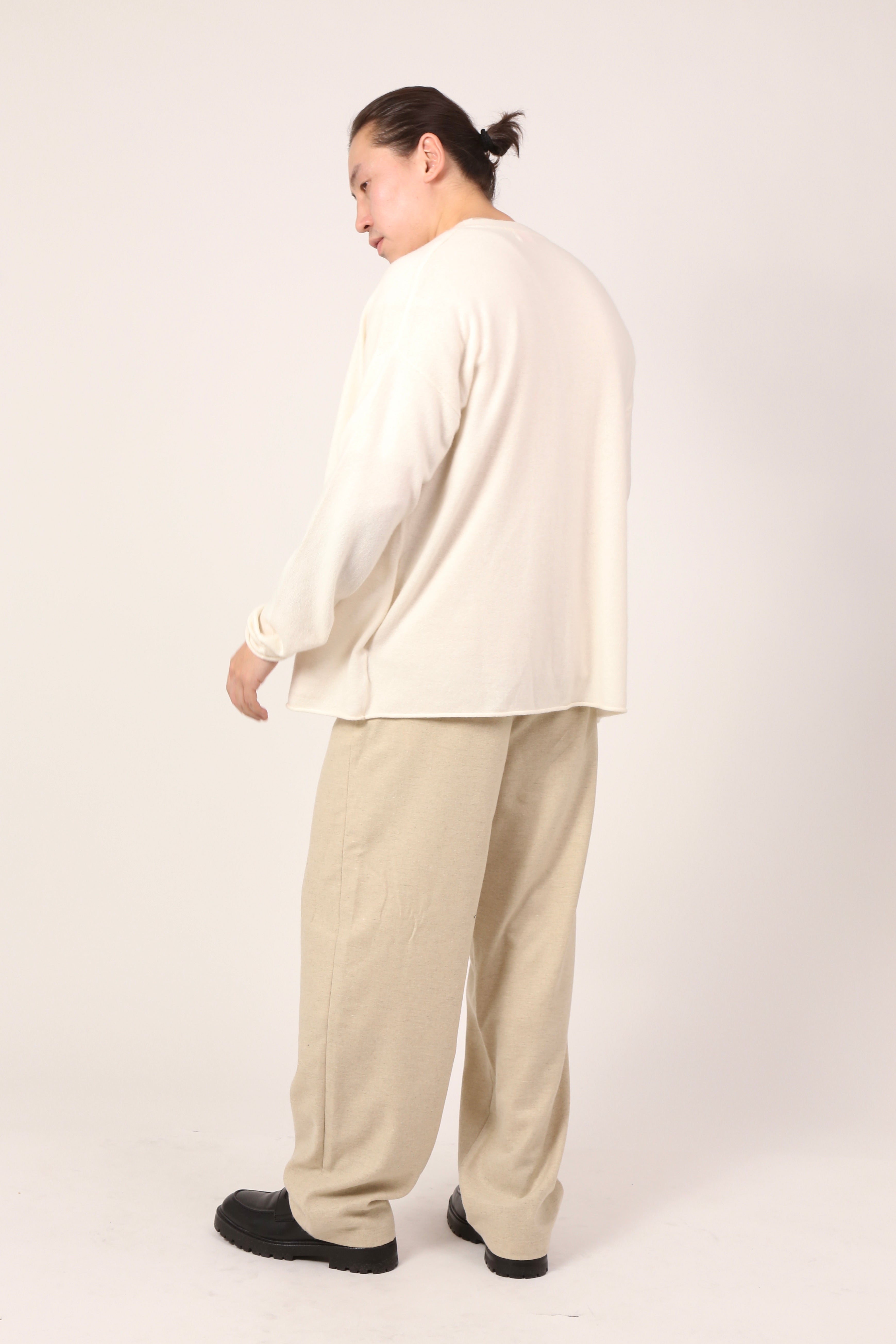 v-neck cardi in cream