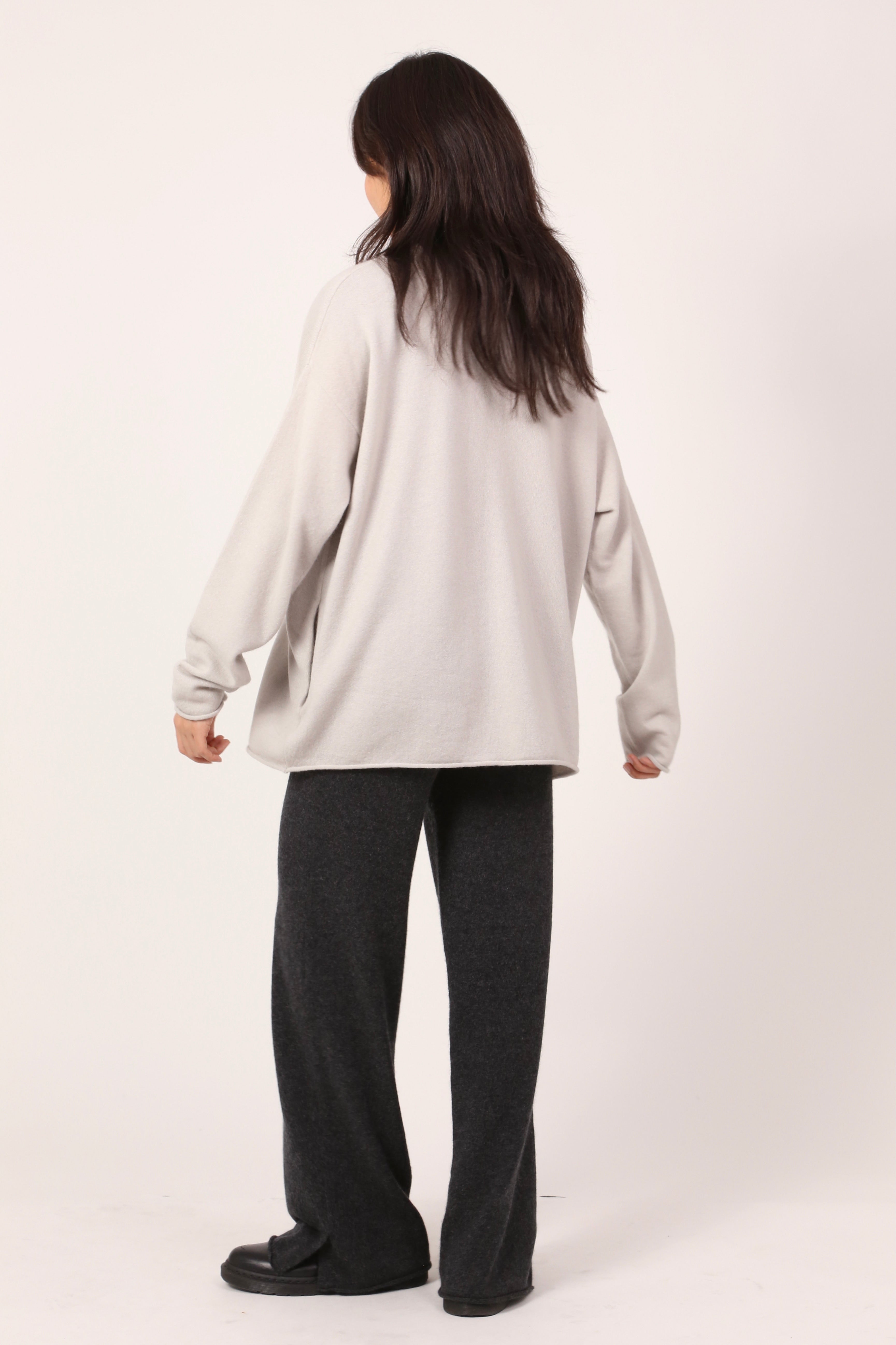 v-neck cardi in clay grey