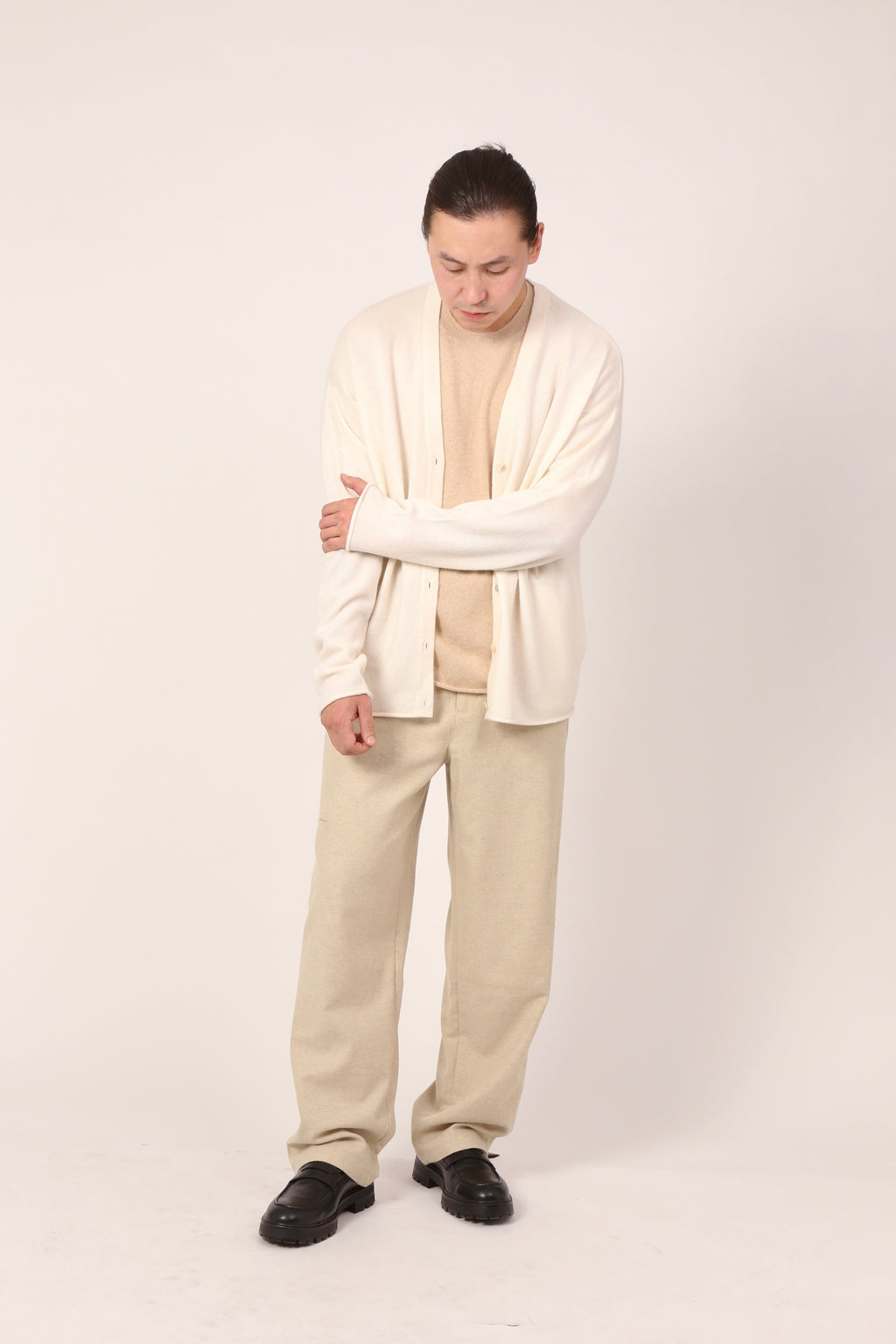 v-neck cardi in cream