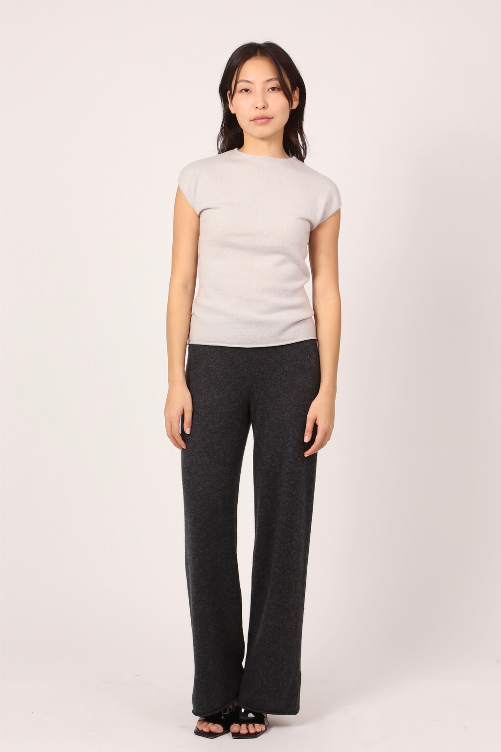 little tee in clay grey